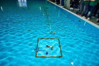 Competizione internazionale di robotica nella vasca del COMSUBIN