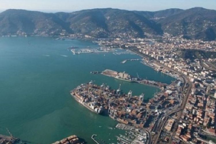Migranti, alla Geo Barents di Medici Senza Frontiere assegnato il porto della Spezia