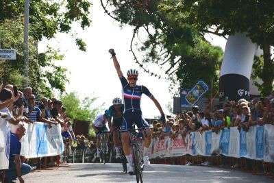 Giro della Lunigiana, a San Carlo Terme esulta la Francia: vince Paul Magnier