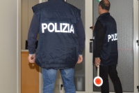 Aveva rapinato un supermercato e preso a calci e pugni una guardia giurata, arrestato