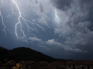 Piogge e temporali in arrivo: è di nuovo allerta gialla