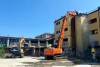 Iniziata la demolizione della palestra e plesso Poggi a Sarzana (video)