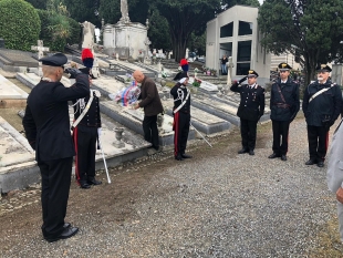 L&#039;omaggio dei Carabinieri all&#039;appuntato caduto in servizio