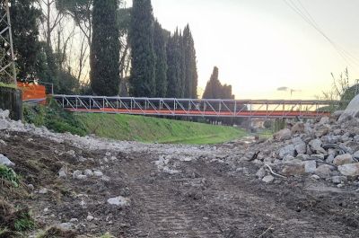 Ponte di via Falcinello, completata la demolizione delle pile nell&#039;alveo del Calcandola e tolti i detriti