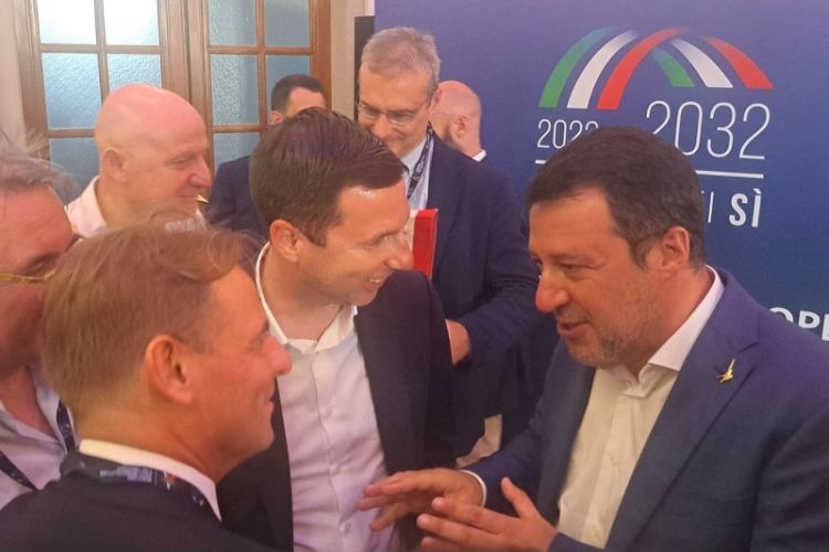 Salvini: &quot;Spero di incontrare presto Toti. Parleremo di lavoro&quot;