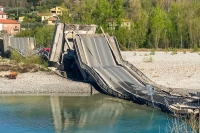 Il ponte di Albiano crollato