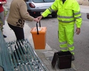 Porta a porta: in estate i ritiri della frazione organica diventano 3 a settimana