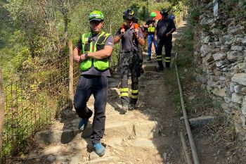 Ragazzo in difficoltà soccorso a Vernazza