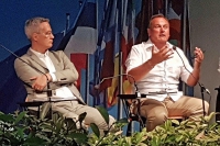 Massimo Caleo a Modena accanto a Stefano Vaccari durante un convegno sull&#039;ambiente (foto repertorio)