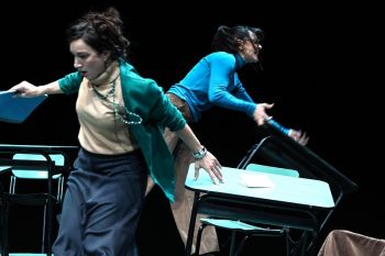 Ambra Angiolini e Arianna Scommegna al Teatro degli Impavidi