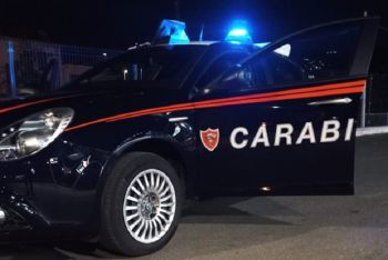 Ferisce un vicino con il coltello durante una lite poi minaccia i Carabinieri: 45enne arrestato