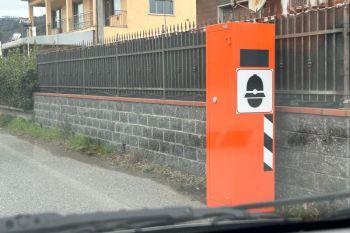 Sparito uno dei due Speed Box vandalizzati nella notte dal misterioso Fleximan spezzino