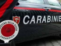 Cerca di sfuggire ai Carabinieri, ma lo rintracciano e lo portano a Villa Andreino