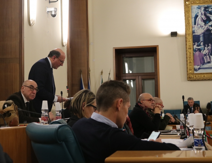 Si infiamma il dibattito in consiglio comunale sulla mozione di Guido Melley
