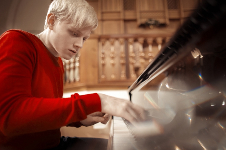Terzo appuntamento della stagione con il talentuoso pianista Alexander Malofeev