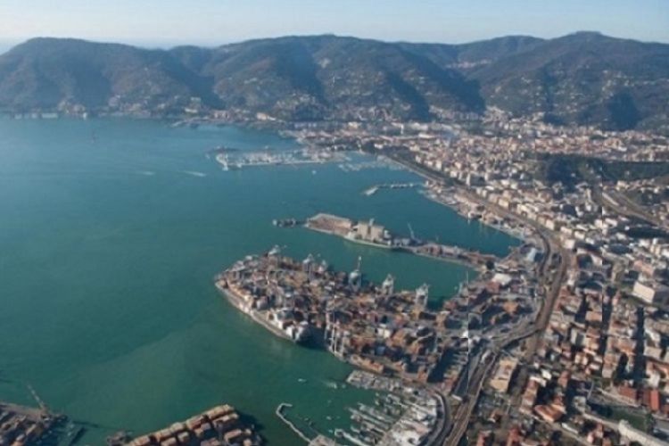 Firmato il contratto per il navettamento stradale dal porto della Spezia al retroporto di Santo Stefano