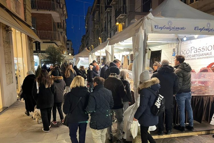 Il 22 novembre inaugura &quot;Sapori & Mestieri – Stile Artigiano&quot; e si accendono le luminarie natalizie