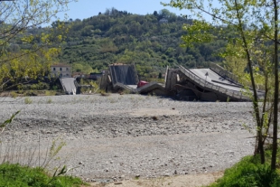 Ponte di Albiano, viabilità in tilt da sette mesi: il Comitato lancia un appello