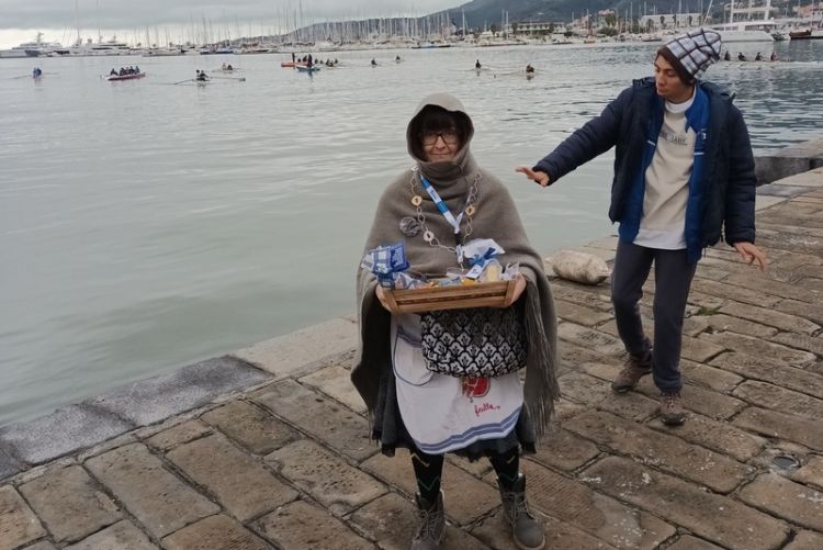 &quot;Una calza in sospeso&quot; per i bambini meno fortunati