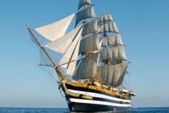 Buon compleanno alla Nave Amerigo Vespucci, 94 anni e non sentirli!