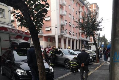 Bambina resta chiusa in auto, liberata dai Vigili del Fuoco