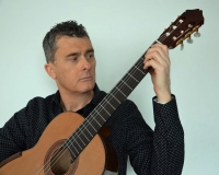 Recital intimo, la chitarra di Claudio Piastra a Bolano