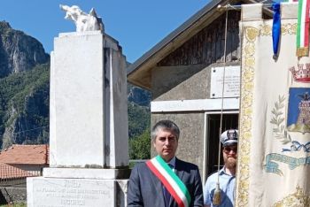 80° anniversario dell&#039;eccidio di Vinca, il gonfalone del Comune della Spezia alle commemorazioni