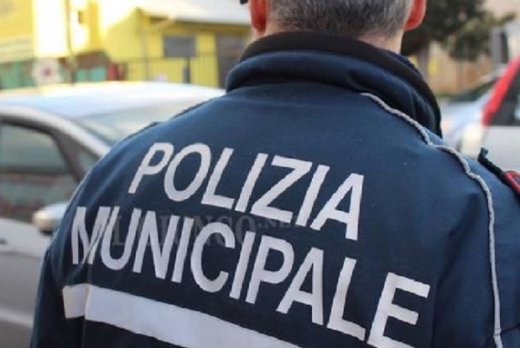 Spacciava in pieno giorno nel Quartiere Umbertino, arrestato 41enne