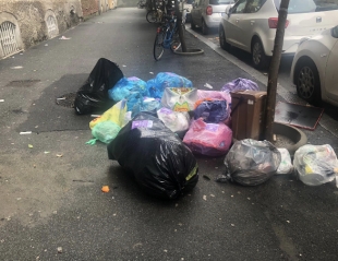 Comitato Quartiere Umberto I: &quot; Per le strade ancora sacchetti, servono nuovi cestini&quot;