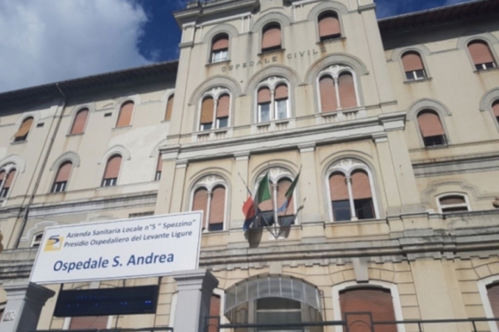 La Spezia rende omaggio alle vittime del Covid e all’impegno del personale sanitario