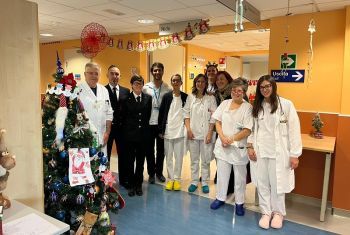 Il Porto dei piccoli porta il Natale nelle corsie degli ospedali