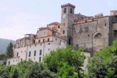 &quot;Evento di questa sera a Bocca di Magra alla villa Romana rimandato a domani&quot;