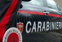 Colto in flagrante, aggredisce i Carabinieri