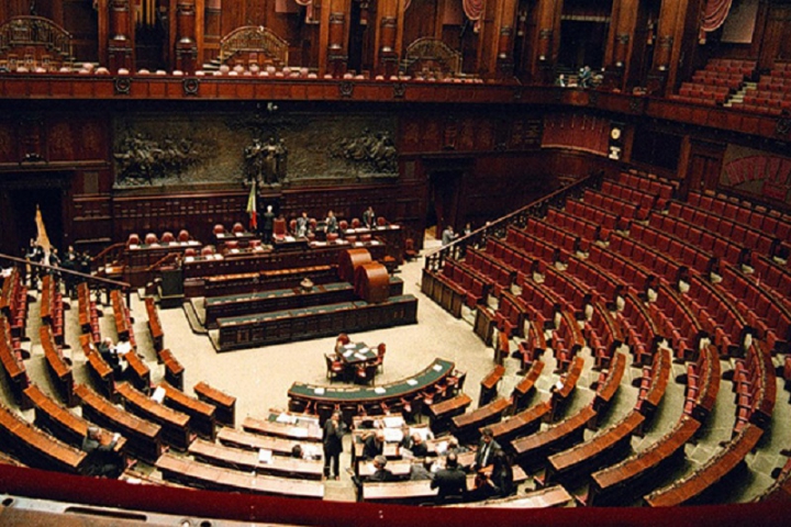 Italia in Comune in piazza per dire no al taglio dei parlamentari
