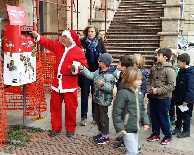 Poste Italiane rinnova la tradizione delle Letterine a Babbo Natale  e con una App aiuta i bambini a seguire un&#039;alimentazione equilibrata