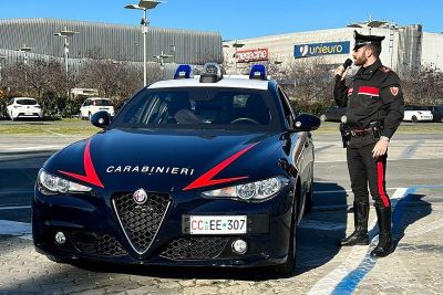 Colto sul fatto dai Carabinieri a spacciare eroina