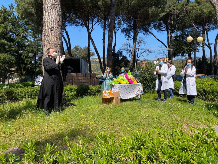 Caritas dona le uova di Pasqua agli ospedali di Spezia e Sarzana