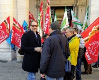 Ristorazione ospedaliera, lavoratori in protesta per chiedere la revoca del bando