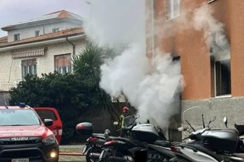 &quot;Commossi da tanta solidarietà&quot;: il ringraziamento della famiglia che ha perso tutto nell&#039;incendio della casa in cui viveva