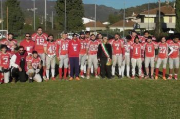 Football americano, Red Jackets in finale