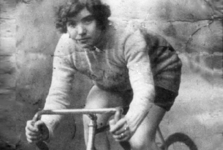 &quot;La lunga STRADA verso la parità&quot;: la storia dell&#039;unica donna che ha corso al Giro d’Italia con gli uomini