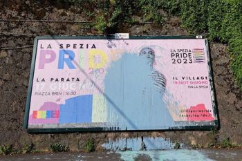 Imbrattato manifesto di La Spezia Pride, Raot: &quot;Le nostre città non sicure per comunità LGBTQIA+&quot;