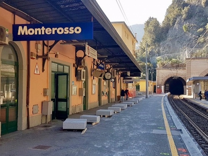Il treno delle 13.50 da Levanto fermerà anche a Monterosso, raggiunto accordo con Regione e Trenitalia
