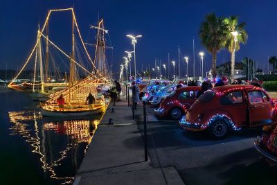 La &quot;Befana pirata&quot; sbarca sulla banchina di Porto Mirabello