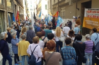 La protesta sotto la sede dell&#039;Asl5