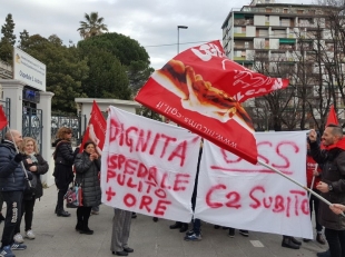 Continua la protesta dei lavoratori Coopservice (video)