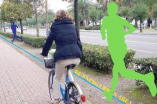 Una pista per i runner a fianco alla pista ciclabile