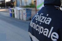 Carenze igienico-sanitarie, chiuse 4 attività di acconciatore nel centro della Spezia