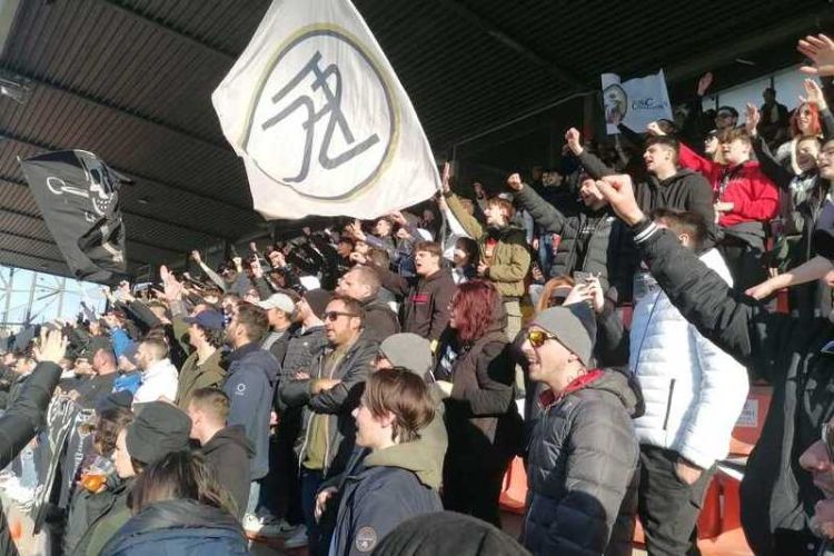 Bagno di folla al Picco, 2000 tifosi incitano le Aquile in attesa del Verona