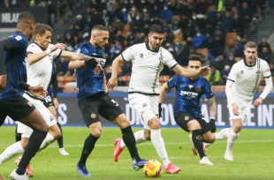 Spezia troppo timido per impensierire i nerazzurri, ma almeno limita il passivo (Inter - Spezia 2-0)